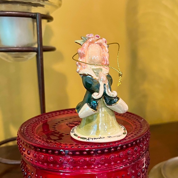 Blue Sky Angel Friends Forever Ceramic sits or hangs as an ornament - Picture 4 of 11